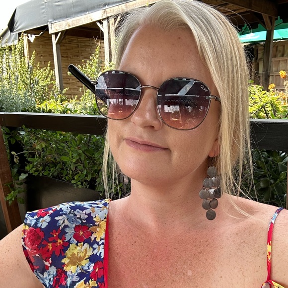 meet your posher - Picture 3 of 3